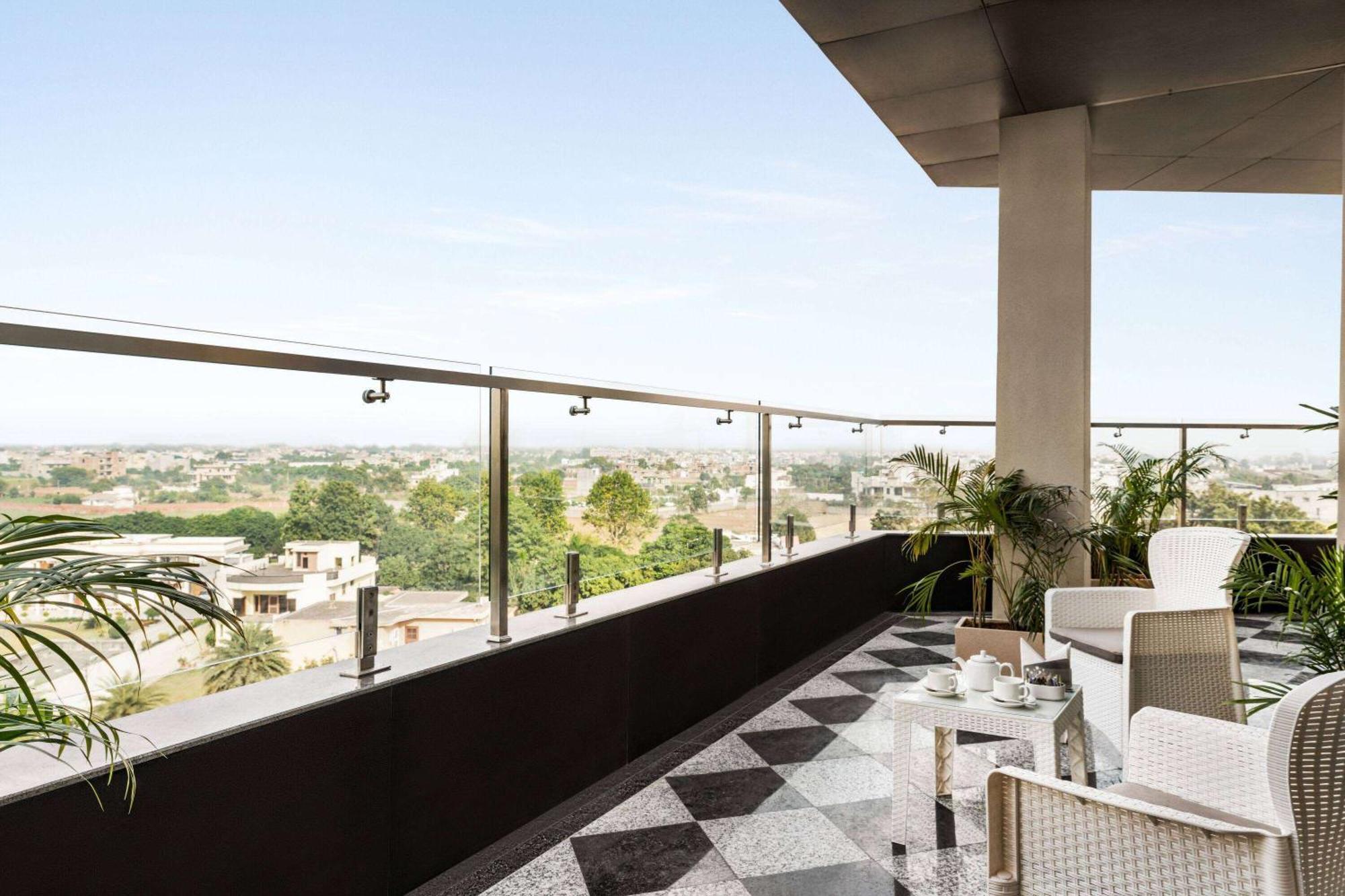 Ramada Encore By Wyndham Amritsar Airport المظهر الخارجي الصورة